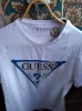 .Продам футболку GUESS белую.
